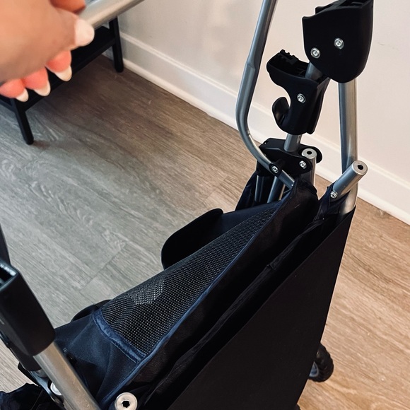 Dog| Cat stroller and Car seat. - Picture 9 of 9